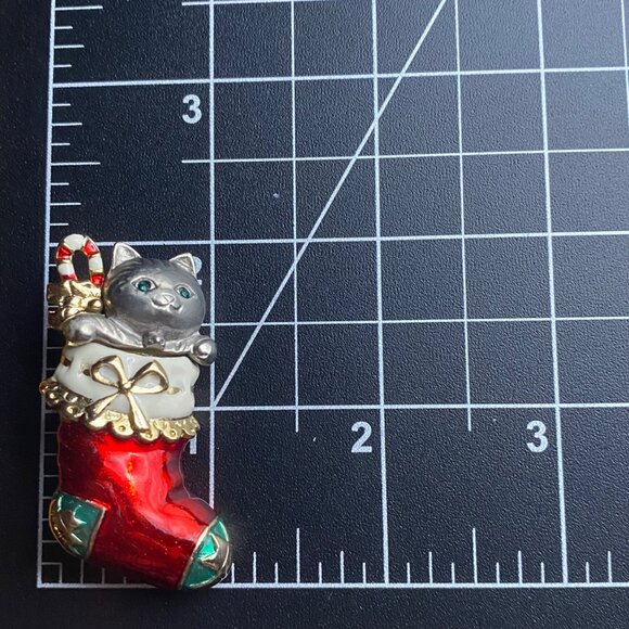 Lot Of 5 Holiday Brooch Pins Vintage To Modern Festive Cat Penguin Poinsettia - Picture 6 of 16